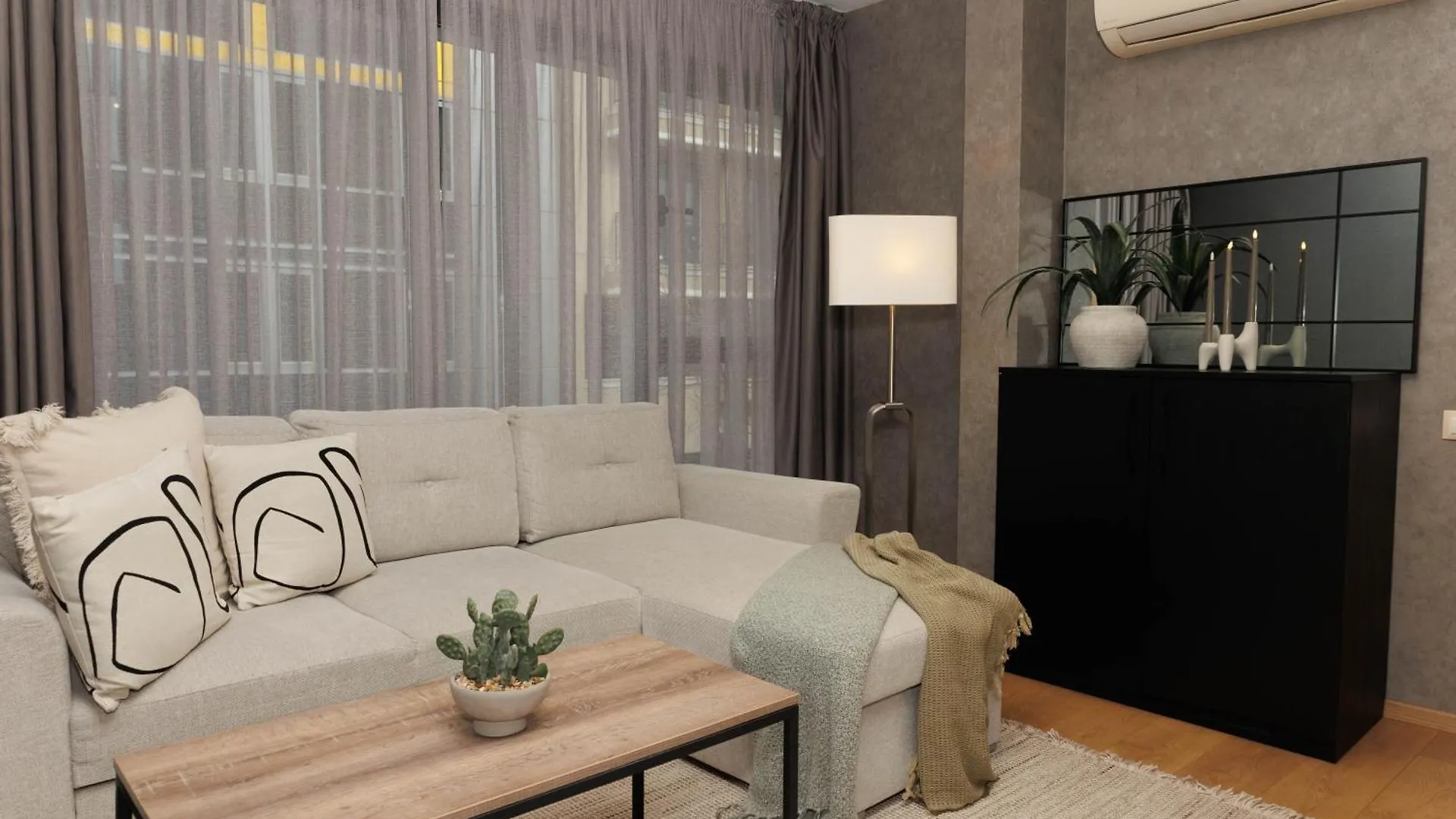 City Center Apartments With Parking Filibe 0*,